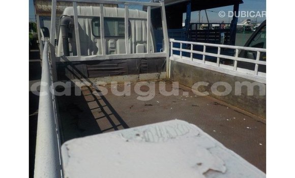 Sayi Imported Toyota Dyna White Babbar mota in Import - Dubai a Burkina Faso Sayi Imported Toyota Dyna White Babbar mota in Import - Dubai a Burkina Faso