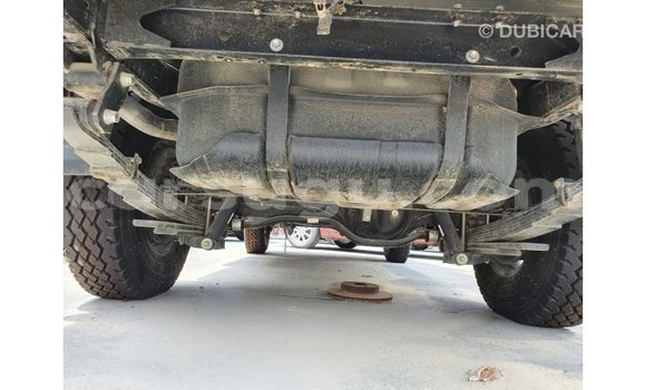 Acheter Import Voiture Toyota Land Cruiser Blanc à Import - Dubai, Burkina-Faso Acheter Import Voiture Toyota Land Cruiser Blanc à Import - Dubai, Burkina-Faso