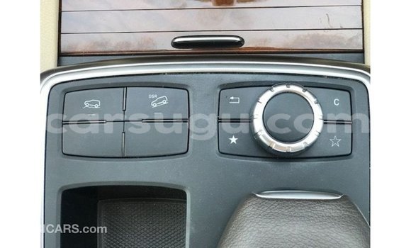 Sayi Imported Mercedes-Benz 190 White Mota in Import - Dubai a Burkina Faso Sayi Imported Mercedes-Benz 190 White Mota in Import - Dubai a Burkina Faso