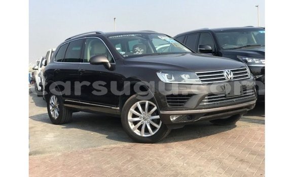 Acheter Import Voiture Volkswagen Touareg Marron à Import - Dubai, Burkina-Faso