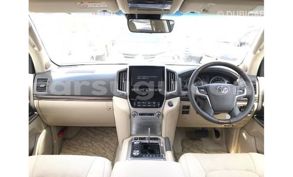 Buy Import Toyota Land Cruiser White Car in Import - Dubai in Burkina Faso Buy Import Toyota Land Cruiser White Car in Import - Dubai in Burkina Faso