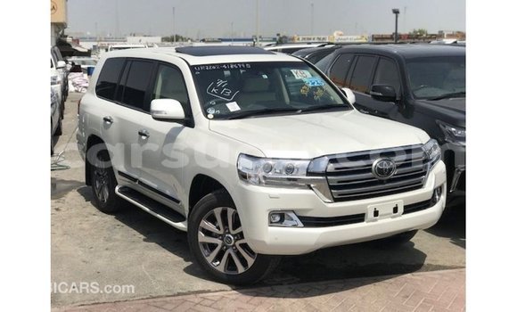 Buy Import Toyota Land Cruiser White Car in Import - Dubai in Burkina Faso Buy Import Toyota Land Cruiser White Car in Import - Dubai in Burkina Faso