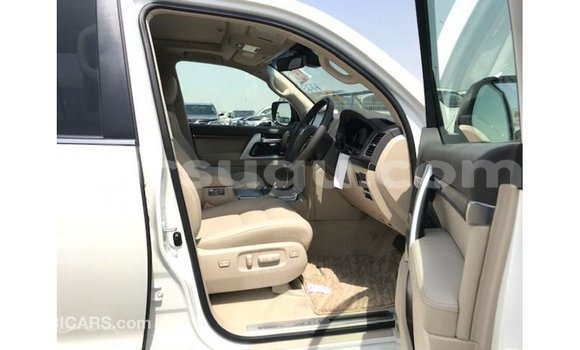 Buy Import Toyota Land Cruiser White Car in Import - Dubai in Burkina Faso Buy Import Toyota Land Cruiser White Car in Import - Dubai in Burkina Faso