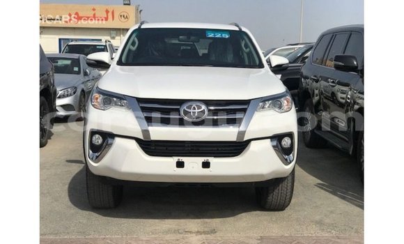 Acheter Import Voiture Toyota Fortuner Blanc à Import - Dubai, Burkina-Faso Acheter Import Voiture Toyota Fortuner Blanc à Import - Dubai, Burkina-Faso