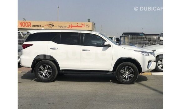 Acheter Import Voiture Toyota Fortuner Blanc à Import - Dubai, Burkina-Faso Acheter Import Voiture Toyota Fortuner Blanc à Import - Dubai, Burkina-Faso