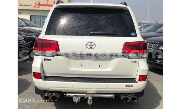 Sayi Imported Toyota Land Cruiser White Mota in Import - Dubai a Burkina Faso Sayi Imported Toyota Land Cruiser White Mota in Import - Dubai a Burkina Faso
