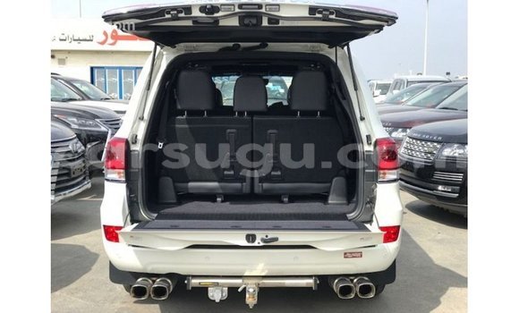 Sayi Imported Toyota Land Cruiser White Mota in Import - Dubai a Burkina Faso Sayi Imported Toyota Land Cruiser White Mota in Import - Dubai a Burkina Faso
