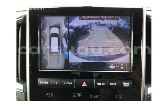 Sayi Imported Toyota Land Cruiser White Mota in Import - Dubai a Burkina Faso Sayi Imported Toyota Land Cruiser White Mota in Import - Dubai a Burkina Faso