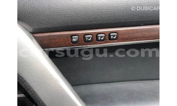 Sayi Imported Toyota Land Cruiser White Mota in Import - Dubai a Burkina Faso Sayi Imported Toyota Land Cruiser White Mota in Import - Dubai a Burkina Faso