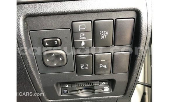 Sayi Imported Toyota Land Cruiser White Mota in Import - Dubai a Burkina Faso Sayi Imported Toyota Land Cruiser White Mota in Import - Dubai a Burkina Faso