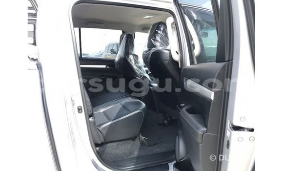 Acheter Import Voiture Toyota Hilux Autre à Import - Dubai, Burkina-Faso Acheter Import Voiture Toyota Hilux Autre à Import - Dubai, Burkina-Faso