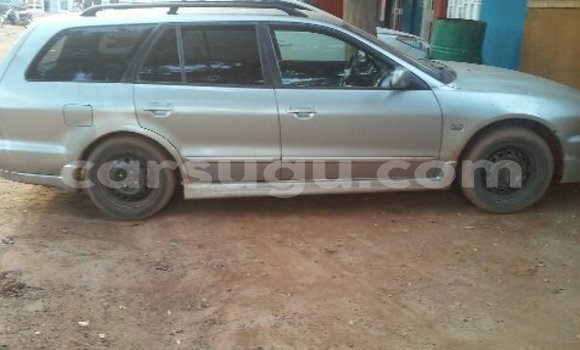 Sayi Na hannu Mitsubishi SpaceRunner Azurfa Mota in Ouagadougou a Burkina Faso