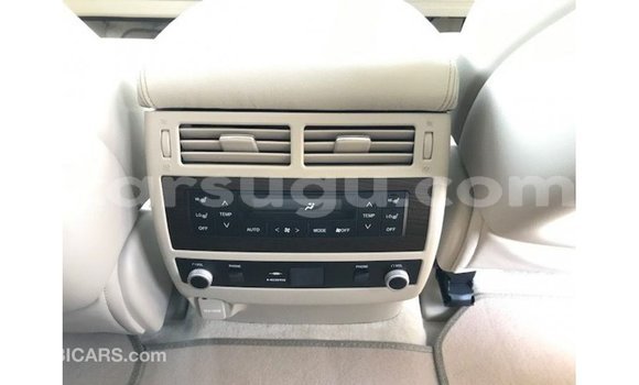 Sayi Imported Toyota Land Cruiser White Mota in Import - Dubai a Burkina Faso Sayi Imported Toyota Land Cruiser White Mota in Import - Dubai a Burkina Faso