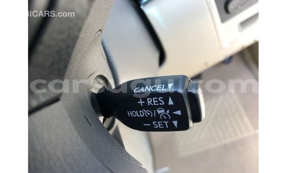 Sayi Imported Toyota Land Cruiser White Mota in Import - Dubai a Burkina Faso Sayi Imported Toyota Land Cruiser White Mota in Import - Dubai a Burkina Faso