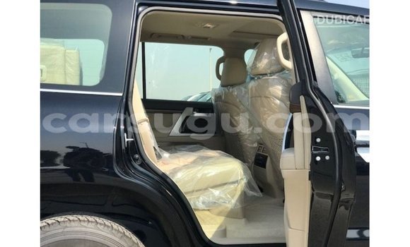 Sayi Imported Toyota Land Cruiser Black Mota in Import - Dubai a Burkina Faso Sayi Imported Toyota Land Cruiser Black Mota in Import - Dubai a Burkina Faso