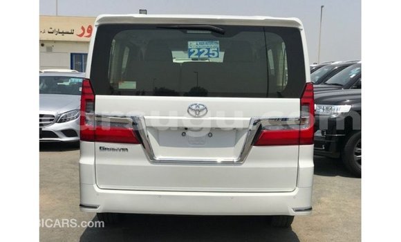 Sayi Imported Toyota Granvia White Mota in Import - Dubai a Burkina Faso Sayi Imported Toyota Granvia White Mota in Import - Dubai a Burkina Faso