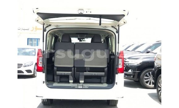 Sayi Imported Toyota Granvia White Mota in Import - Dubai a Burkina Faso Sayi Imported Toyota Granvia White Mota in Import - Dubai a Burkina Faso