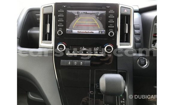 Sayi Imported Toyota Granvia White Mota in Import - Dubai a Burkina Faso Sayi Imported Toyota Granvia White Mota in Import - Dubai a Burkina Faso