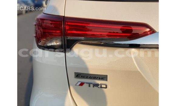 Sayi Imported Toyota Fortuner White Mota in Import - Dubai a Burkina Faso Sayi Imported Toyota Fortuner White Mota in Import - Dubai a Burkina Faso