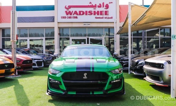 Acheter Import Voiture Ford Mustang Vert à Import - Dubai, Burkina-Faso Acheter Import Voiture Ford Mustang Vert à Import - Dubai, Burkina-Faso