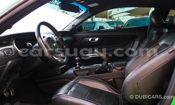 Acheter Import Voiture Ford Mustang Vert à Import - Dubai, Burkina-Faso Acheter Import Voiture Ford Mustang Vert à Import - Dubai, Burkina-Faso