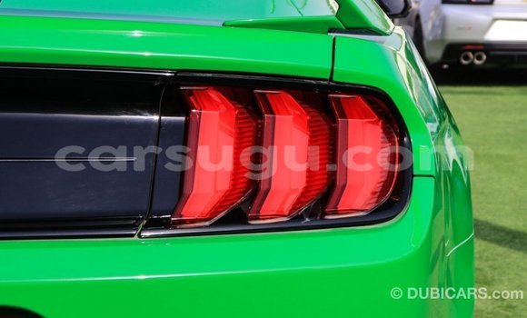 Acheter Import Voiture Ford Mustang Vert à Import - Dubai, Burkina-Faso Acheter Import Voiture Ford Mustang Vert à Import - Dubai, Burkina-Faso