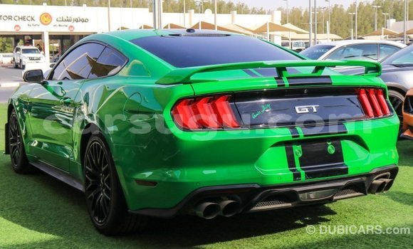 Acheter Import Voiture Ford Mustang Vert à Import - Dubai, Burkina-Faso Acheter Import Voiture Ford Mustang Vert à Import - Dubai, Burkina-Faso