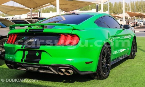 Acheter Import Voiture Ford Mustang Vert à Import - Dubai, Burkina-Faso Acheter Import Voiture Ford Mustang Vert à Import - Dubai, Burkina-Faso