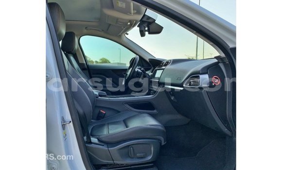 Sayi Imported Jaguar F-Pace White Mota in Import - Dubai a Burkina Faso Sayi Imported Jaguar F-Pace White Mota in Import - Dubai a Burkina Faso