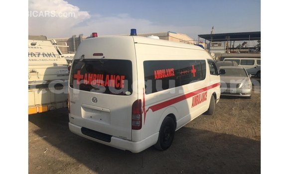 Sayi Imported Toyota Hiace White Mota in Import - Dubai a Burkina Faso Sayi Imported Toyota Hiace White Mota in Import - Dubai a Burkina Faso