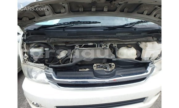 Acheter Import Voiture Toyota Hiace Blanc à Import - Dubai, Burkina-Faso Acheter Import Voiture Toyota Hiace Blanc à Import - Dubai, Burkina-Faso