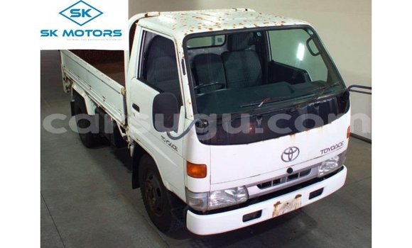 Acheter Import Utilitaire Toyota Dyna Blanc à Import - Dubai, Burkina-Faso