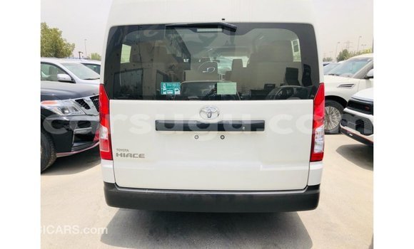 Sayi Imported Toyota Hiace White Mota in Import - Dubai a Burkina Faso Sayi Imported Toyota Hiace White Mota in Import - Dubai a Burkina Faso