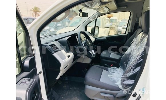 Sayi Imported Toyota Hiace White Mota in Import - Dubai a Burkina Faso Sayi Imported Toyota Hiace White Mota in Import - Dubai a Burkina Faso