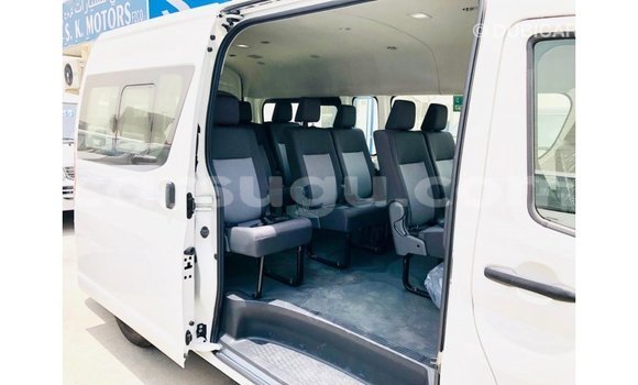 Sayi Imported Toyota Hiace White Mota in Import - Dubai a Burkina Faso Sayi Imported Toyota Hiace White Mota in Import - Dubai a Burkina Faso