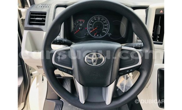 Sayi Imported Toyota Hiace White Mota in Import - Dubai a Burkina Faso Sayi Imported Toyota Hiace White Mota in Import - Dubai a Burkina Faso