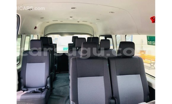 Sayi Imported Toyota Hiace White Mota in Import - Dubai a Burkina Faso Sayi Imported Toyota Hiace White Mota in Import - Dubai a Burkina Faso