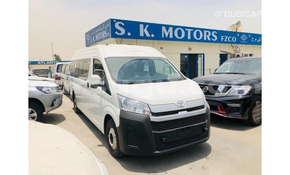 Sayi Imported Toyota Hiace White Mota in Import - Dubai a Burkina Faso Sayi Imported Toyota Hiace White Mota in Import - Dubai a Burkina Faso