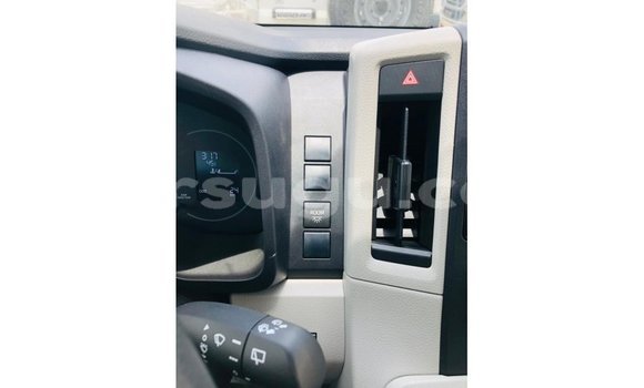 Sayi Imported Toyota Hiace White Mota in Import - Dubai a Burkina Faso Sayi Imported Toyota Hiace White Mota in Import - Dubai a Burkina Faso