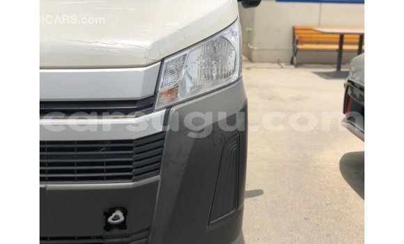 Sayi Imported Toyota Hiace White Mota in Import - Dubai a Burkina Faso Sayi Imported Toyota Hiace White Mota in Import - Dubai a Burkina Faso