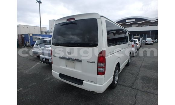 Sayi Imported Toyota Hiace White Mota in Import - Dubai a Burkina Faso Sayi Imported Toyota Hiace White Mota in Import - Dubai a Burkina Faso