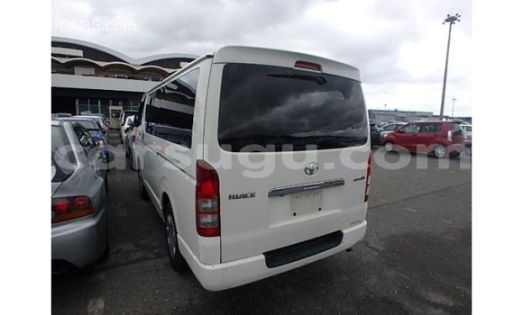 Sayi Imported Toyota Hiace White Mota in Import - Dubai a Burkina Faso Sayi Imported Toyota Hiace White Mota in Import - Dubai a Burkina Faso