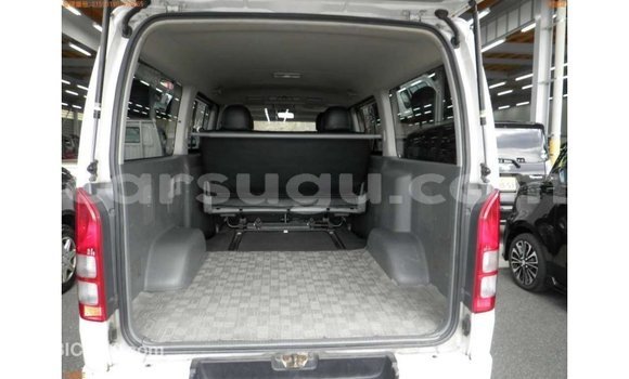 Sayi Imported Toyota Hiace White Mota in Import - Dubai a Burkina Faso Sayi Imported Toyota Hiace White Mota in Import - Dubai a Burkina Faso