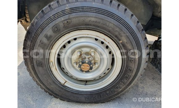 Acheter Import Voiture Toyota Land Cruiser Blanc à Import - Dubai, Burkina-Faso Acheter Import Voiture Toyota Land Cruiser Blanc à Import - Dubai, Burkina-Faso