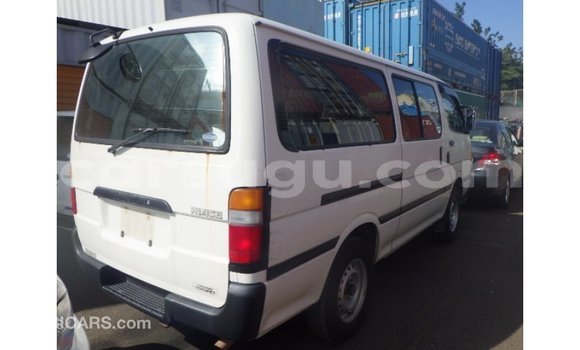 Sayi Imported Toyota Hiace White Mota in Import - Dubai a Burkina Faso Sayi Imported Toyota Hiace White Mota in Import - Dubai a Burkina Faso