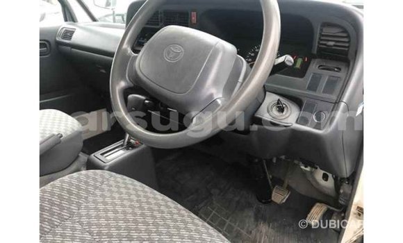 Sayi Imported Toyota Hiace White Mota in Import - Dubai a Burkina Faso Sayi Imported Toyota Hiace White Mota in Import - Dubai a Burkina Faso