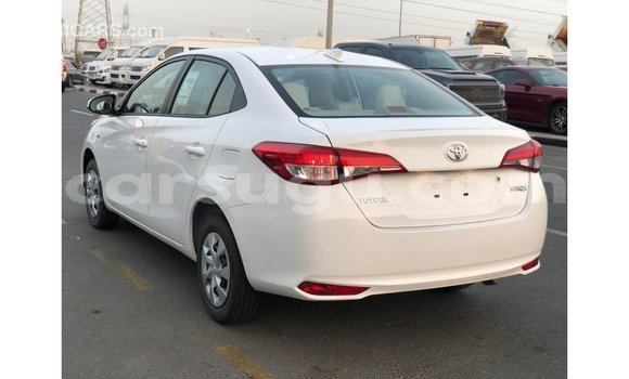 Sayi Imported Toyota DA White Babbar mota in Import - Dubai a Burkina Faso Sayi Imported Toyota DA White Babbar mota in Import - Dubai a Burkina Faso