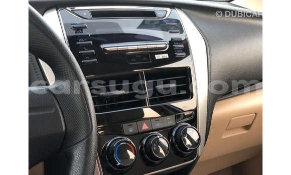 Sayi Imported Toyota DA White Babbar mota in Import - Dubai a Burkina Faso Sayi Imported Toyota DA White Babbar mota in Import - Dubai a Burkina Faso