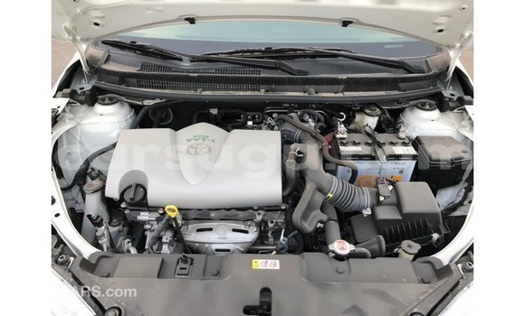 Sayi Imported Toyota DA White Babbar mota in Import - Dubai a Burkina Faso Sayi Imported Toyota DA White Babbar mota in Import - Dubai a Burkina Faso