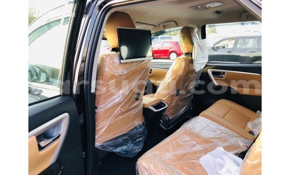Sayi Imported Toyota Fortuner Black Mota in Import - Dubai a Burkina Faso Sayi Imported Toyota Fortuner Black Mota in Import - Dubai a Burkina Faso